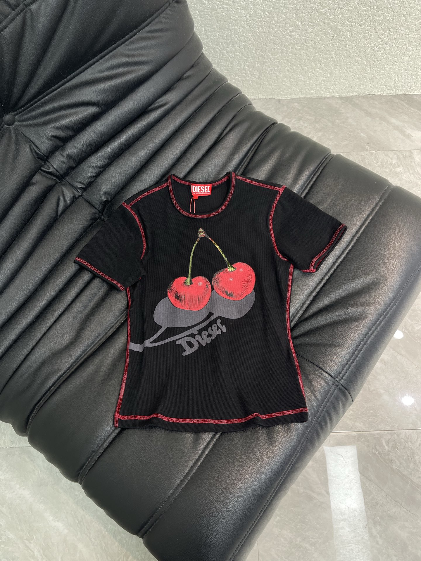 Women's short sleeves